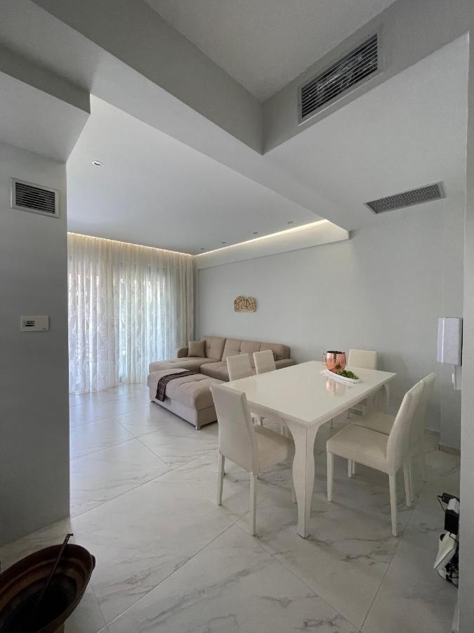 Villa Theodora In Front Of The Sea Hanioti Exterior photo